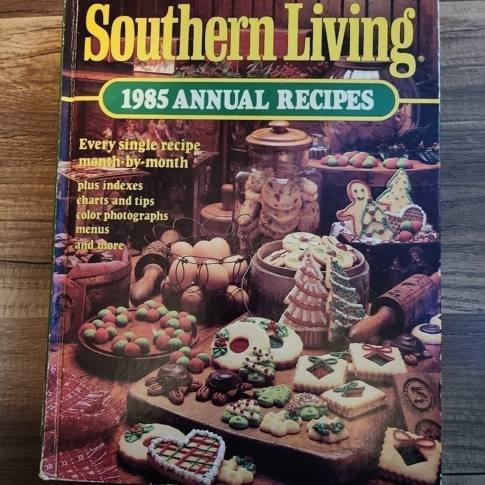 Vintage 1985 Southern Living Annual Recipes Book.